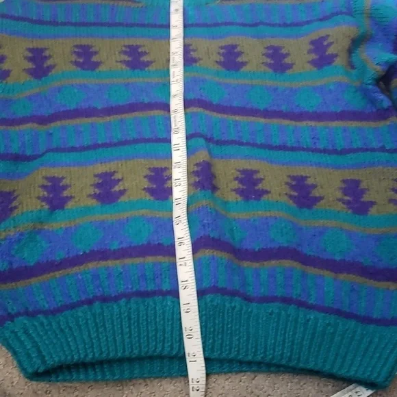 Vintage handmade knit sweater with geometric shapes medium - Picture 7 of 8